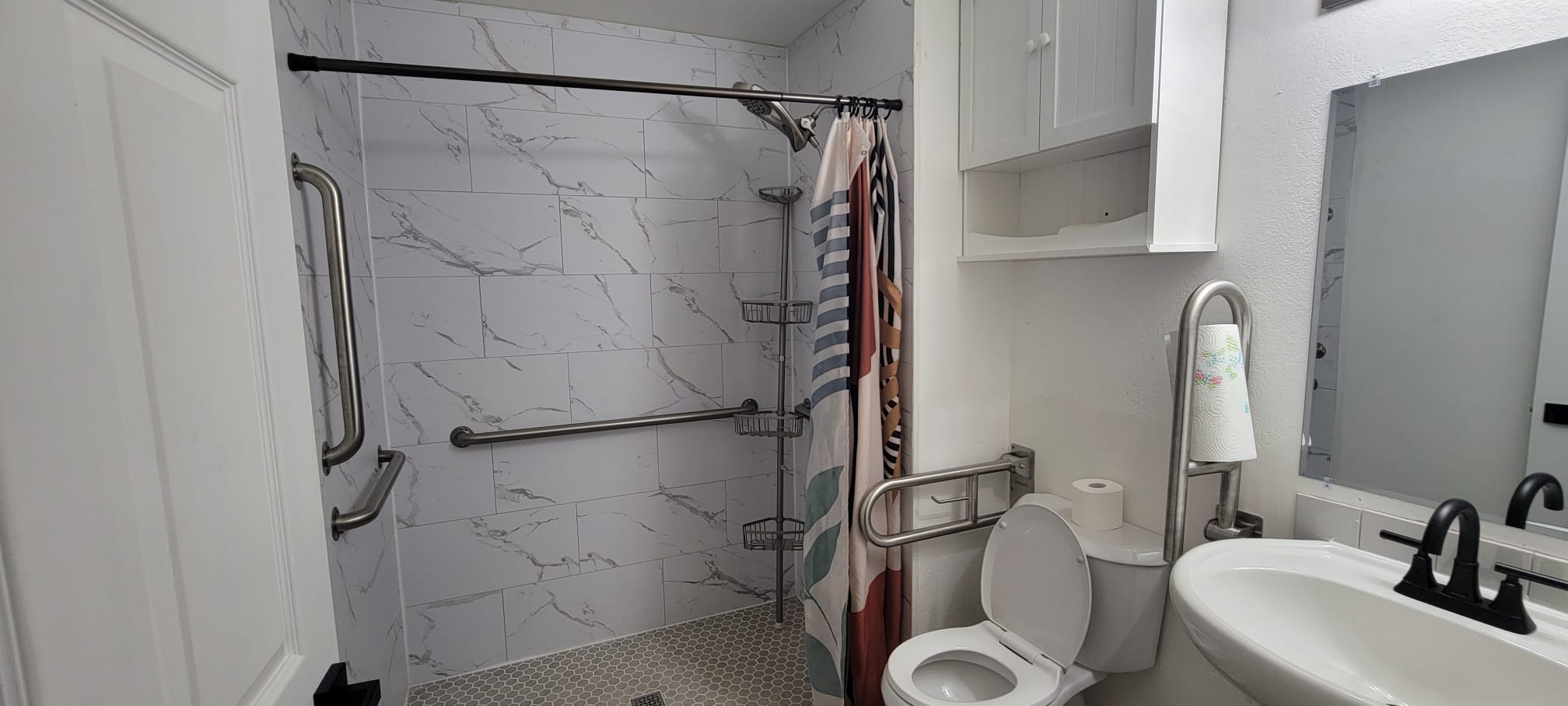 Shared bathroom at Elgon House